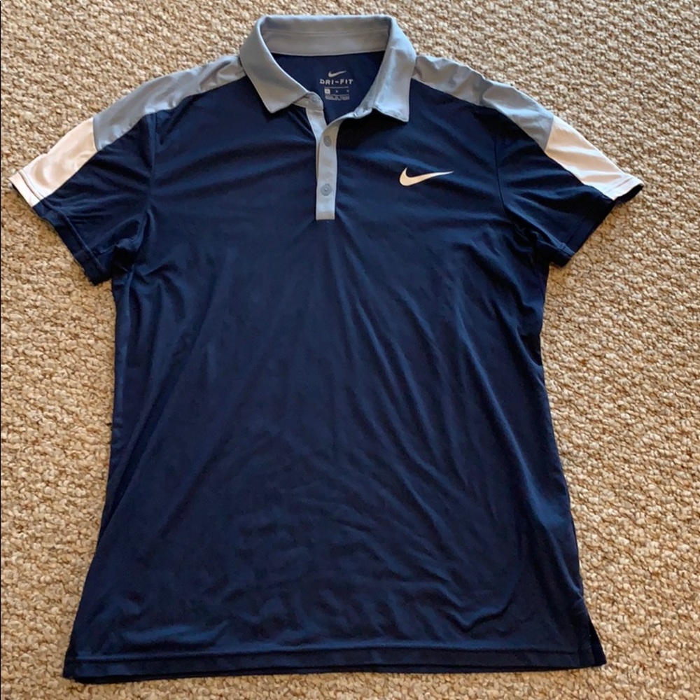 Nike golf polo dri fit size M like new